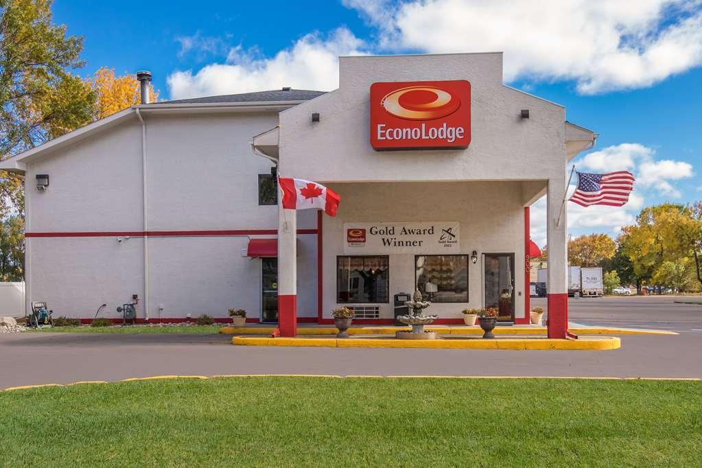 Econo Lodge Гранд-Форкс Екстер'єр фото