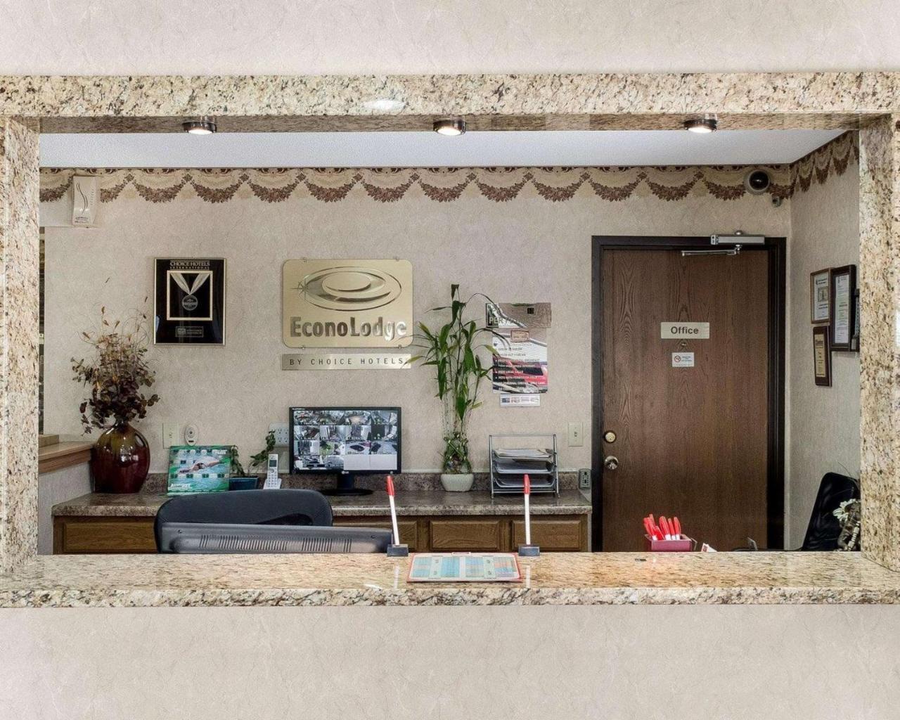 Econo Lodge Гранд-Форкс Екстер'єр фото